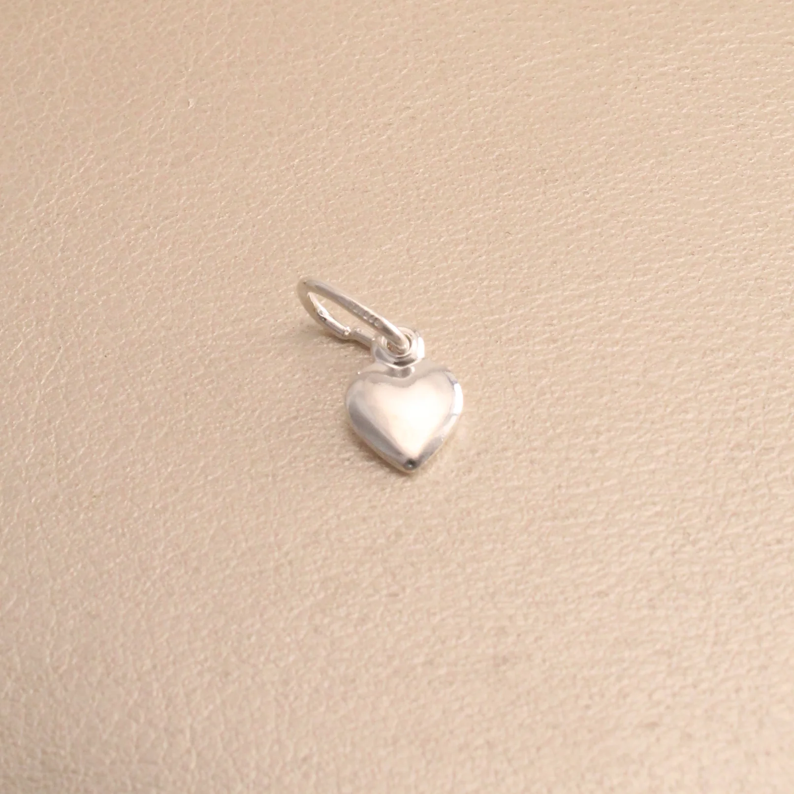 Dij. corazon plata 1cm - DPS617