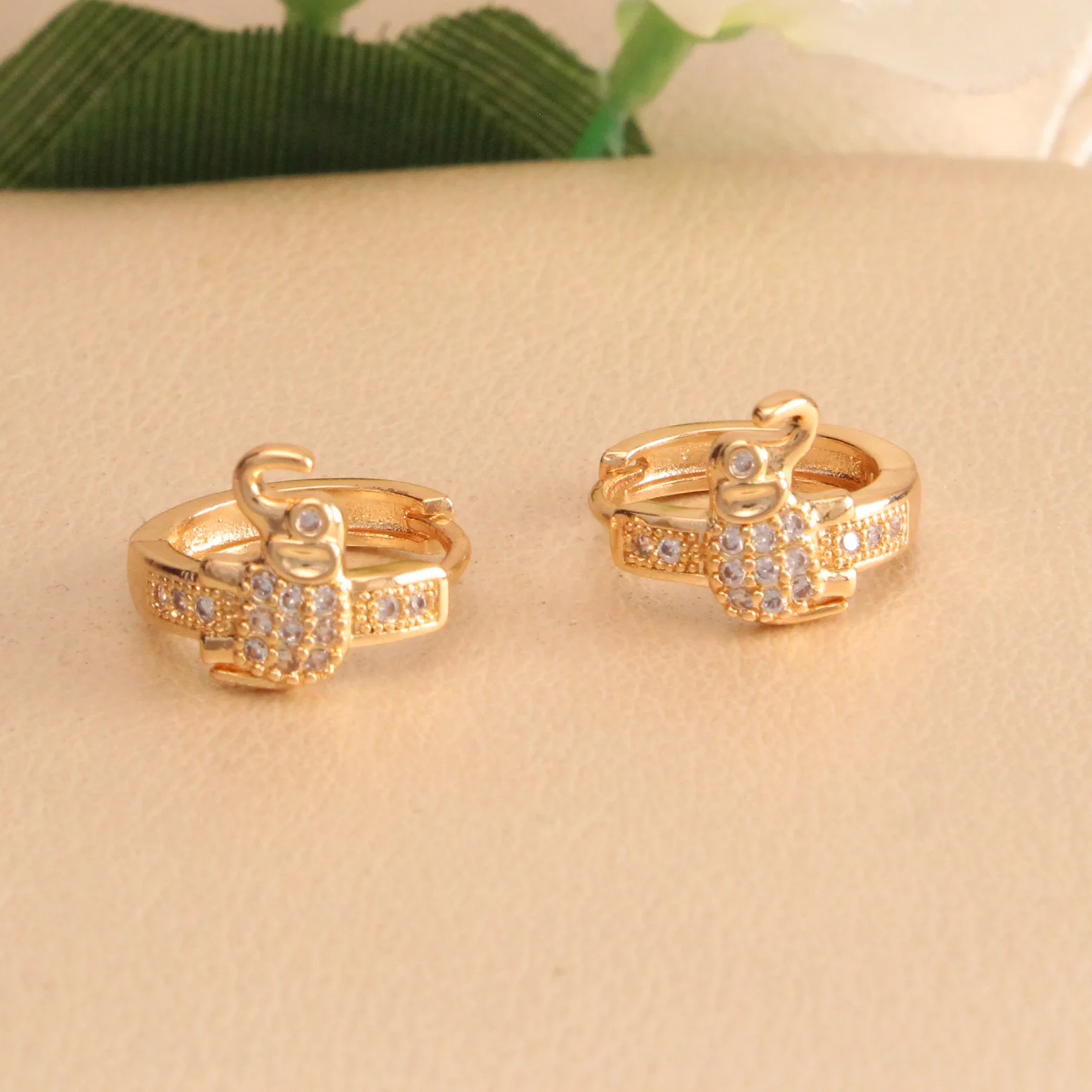Hug. elefante zircones coverg rodio - HRG223