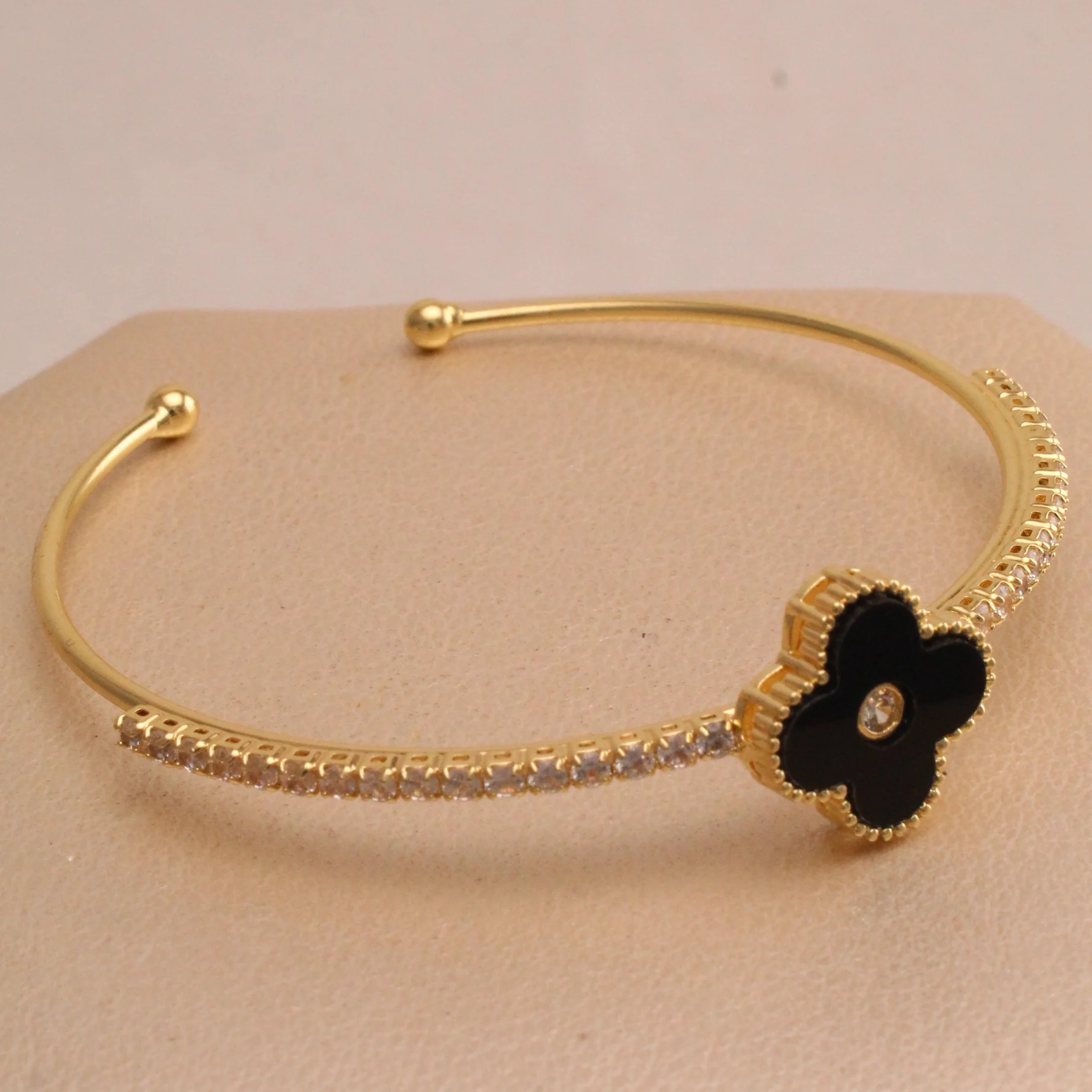 Pul. brazalete trebol rodio graduable - PRG132